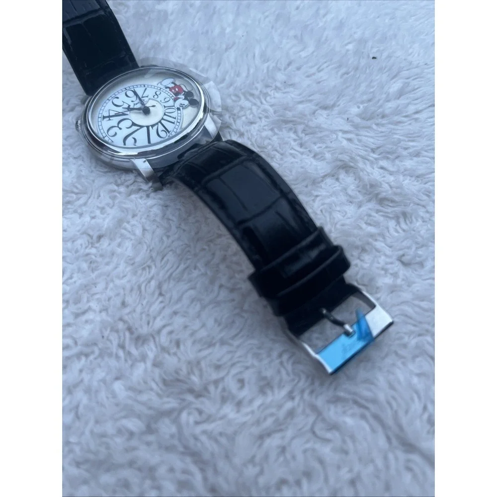 RARE Limited Edition Disney Mickey Mouse 2006 Shareholders Watch with Wood Case